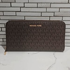 Michael Kors long wallet